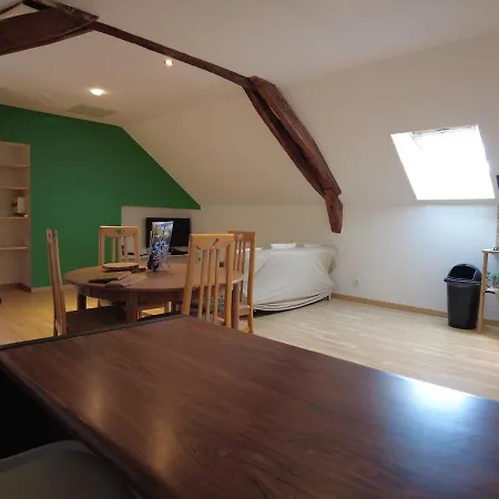 Apartment Spacieux Equipe A Proximite De La Loire