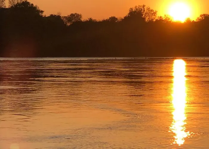 Spacieux Equipe A Proximite De La Loire Appartement